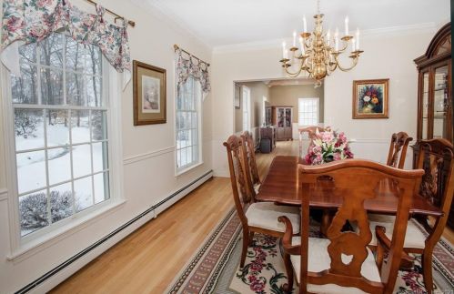 242 Barrack Hl Rd, Ridgefield CT 06877-3006 exterior