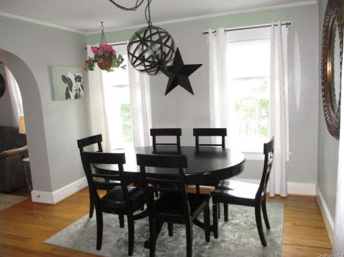 64 Roosevelt Ave, Middletown NY 10940-4633 exterior