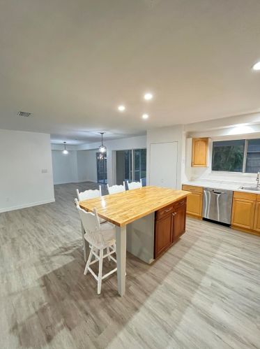 592 Whitmore Dr, Fort Pierce FL  34984-4570 exterior