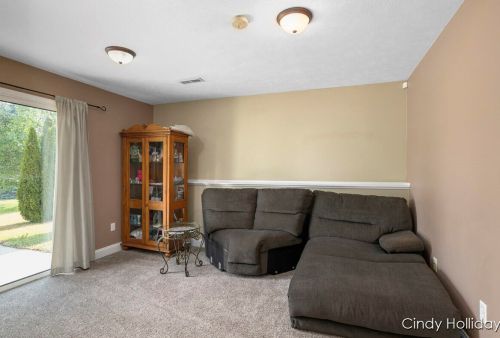 553 Sunmeadow Dr, Grand Rapids MI 49508-7712 exterior