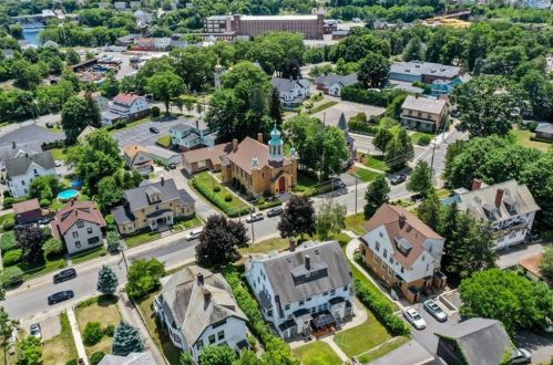 381 Blackstone St, Woonsocket RI 02895-1907 exterior