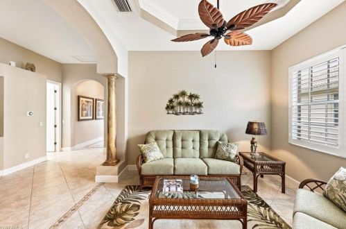 15892 Delaplata Ln, Naples FL 34110-2804 exterior