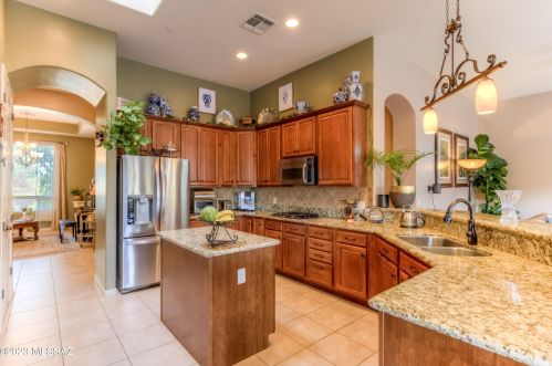 12742 Yellow Bird Rd, Tucson AZ 85755-7416 exterior