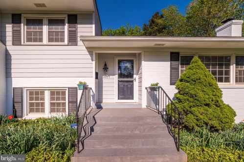 1817 Baldwin Dr, Mc Lean VA 22101-5055 exterior