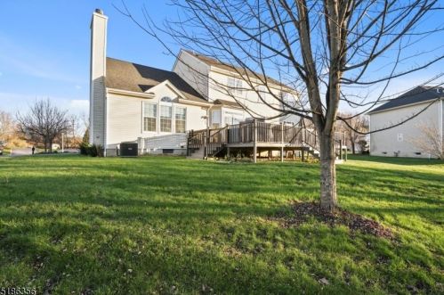 24 Dorset Dr, Hackettstown NJ  07840-5010 exterior