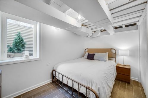 6343 Legett Ave, Chicago IL 60646-4231 exterior