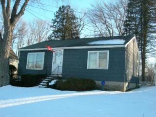 98 Fairmount Ave, Manchester, NH 03104-5611