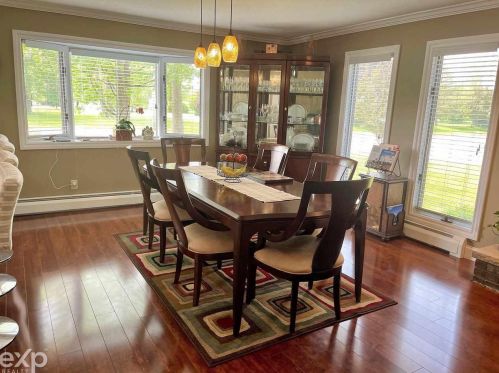 327 Cass St, Standish MI 48658-9229 exterior