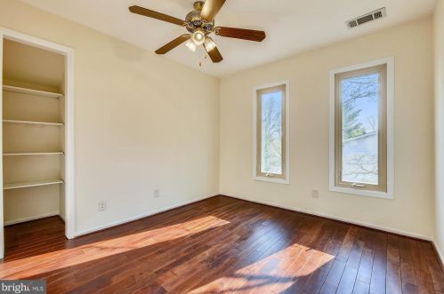 1904 Dundee Rd, Rockville MD 20850-3135 exterior