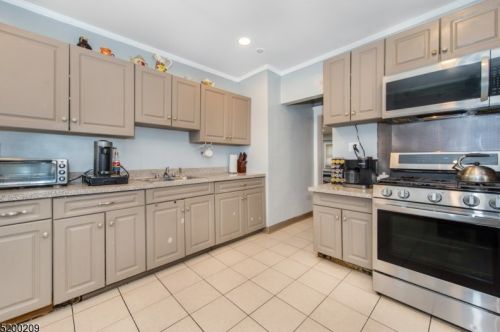 78 Boyle Ave, Paterson NJ 07512-2712 exterior