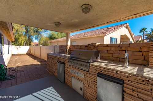 8483 Cantora Way, Tucson AZ 85743-5005 exterior