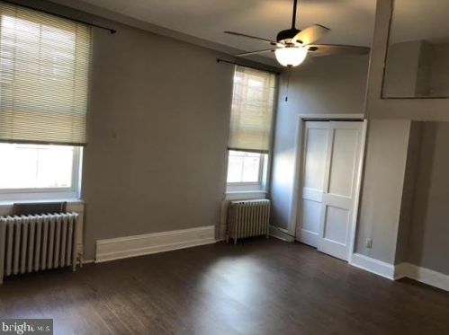 802 2nd St, Philadelphia PA 19122-3324 exterior