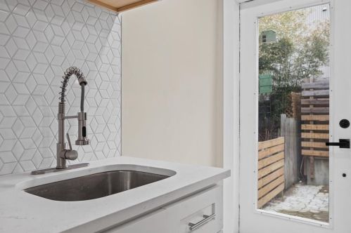 139 42nd St, Pittsburgh PA  15201-3136 exterior