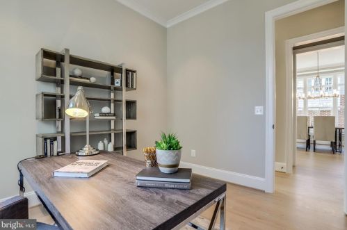 2733 1 St, Arlington VA 22203-2639 exterior