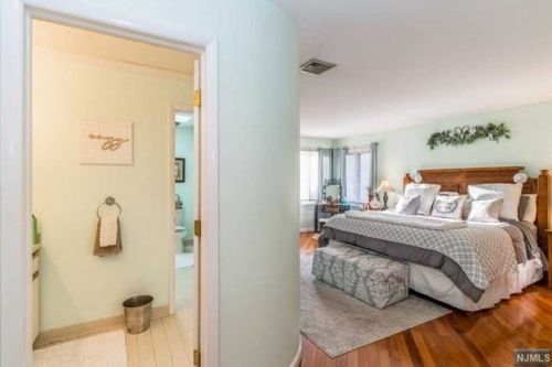 18 Cedarwood Ter, West Paterson NJ exterior