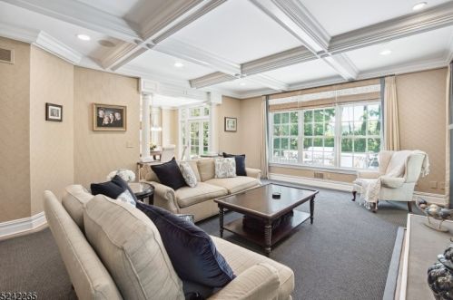 40 Linden Ln, Chatham Township NJ 07928-1654 exterior