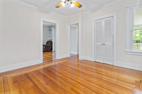 113 Oakland Ave, Providence RI 02908-3632 exterior