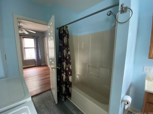 13 Franklin St, Wallingford CT 06492-4115 exterior