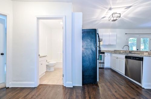 1971 Main St, Atlanta GA 30318-1851 exterior