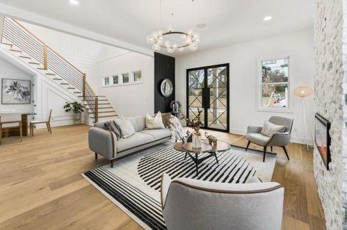 2020 Cambridge Ave, Atlanta GA 30337-1816 exterior