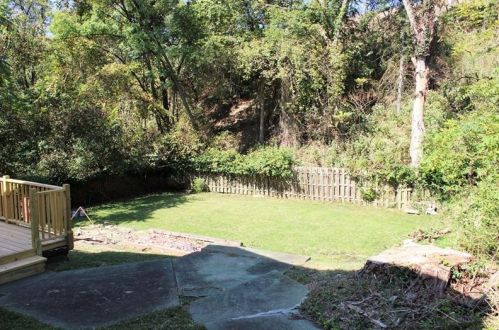 2331 Marbury Rd, Pittsburgh PA 15221-3670 exterior