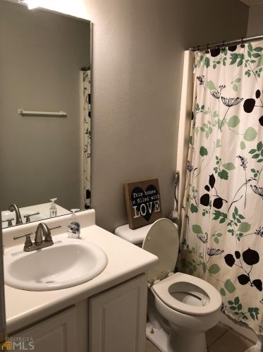 2418 Charleston Pointe Ct, Atlanta GA  30316-3027 exterior