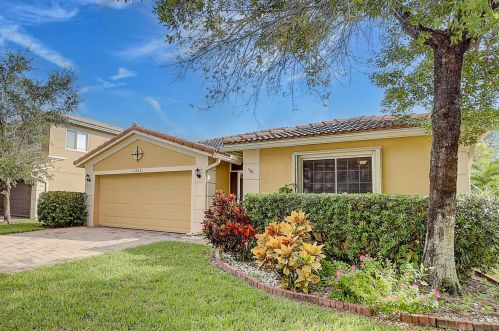 1902 Newport Isles Blvd, Fort Pierce, FL 34953-4585