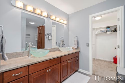 2036 Palmerton Ct, Grand Rapids MI 49505-7159 exterior