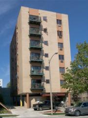 1321 Franklin Pl, Milwaukee WI  53202-2920 exterior