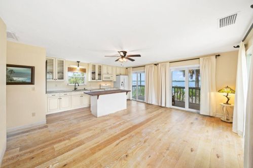 10060 Tropical Trl, Merritt Island FL 32953-6060 exterior