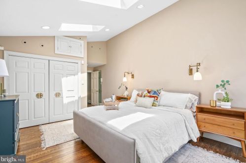 2108 Delancey St, Philadelphia PA 19103-6511 exterior