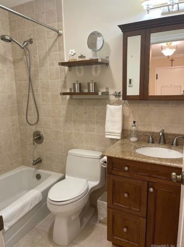 187 Flax Hill Rd, Norwalk CT 06854-2847 exterior