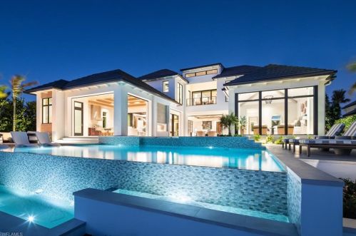 3240 Gin Ln, Naples FL 34102-7814 exterior