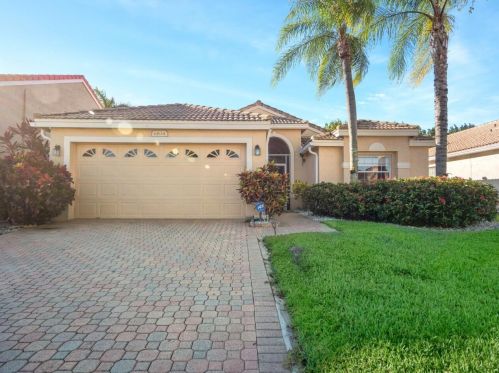 6834 Ashton St, Boynton Beach FL 33437-6040 exterior