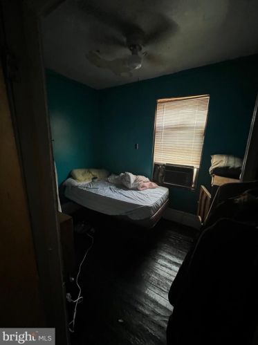 3245 6 St, Philadelphia PA 19148-1732 exterior