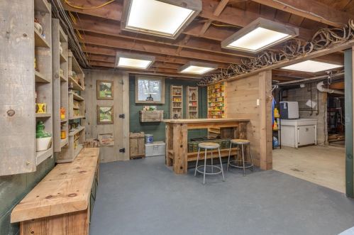 212 Hopkinton Rd, Concord NH 03301-7911 exterior