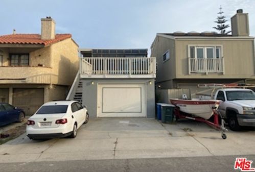 332 Cahuenga Dr, Oxnard CA 93035-4406 exterior