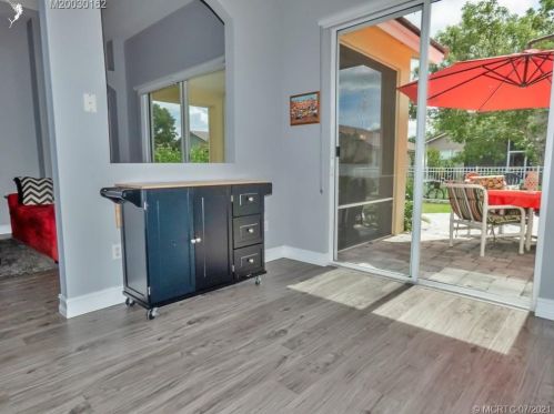 9780 Lindale Trace Blvd, Fort Pierce FL  34987-2411 exterior