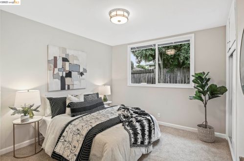 3213 Ida Dr, Concord CA  94519-2136 exterior