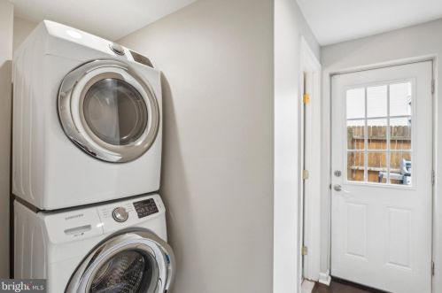 307 George St, Philadelphia PA 19123-1544 exterior