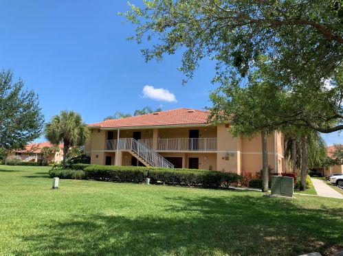 241 Palm Dr, Fort Pierce, FL 34986-1936