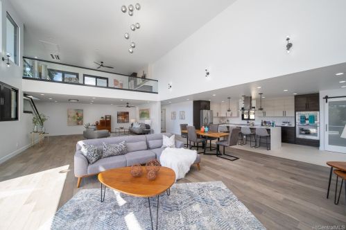 745 Hunakai St, Honolulu HI  96816-4942 exterior