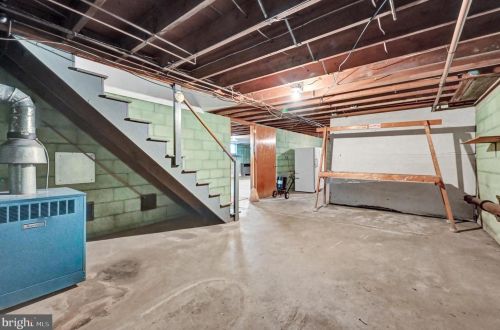 214 Charles St, Hanover PA 17331-2204 exterior