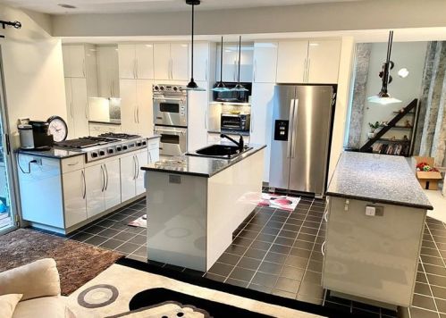 2315 Marbury Rd, Pittsburgh PA 15221-3672 exterior