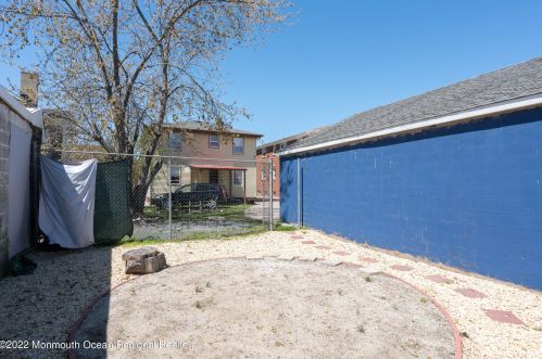 56 1st St, Perth Amboy NJ 08861-4333 exterior