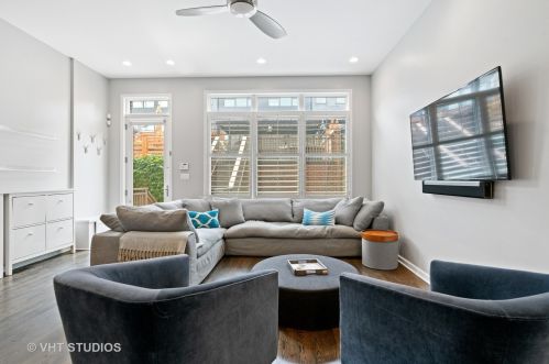 2630 Paulina St, Chicago IL  60614-1018 exterior