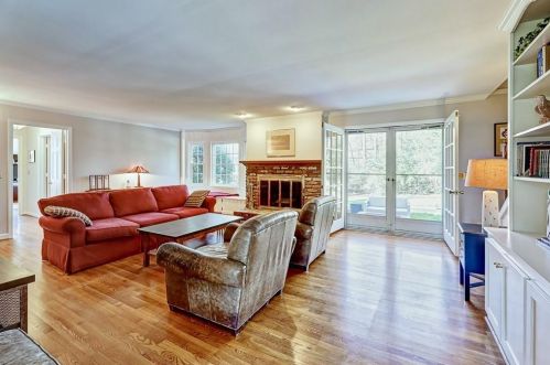 5116 Meadowlake Dr, Atlanta GA 30338-4317 exterior