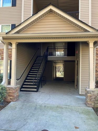 5204 Fairington Club Dr, Lithonia, GA 30038-5668