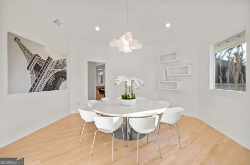 30 Chevaux Ct, Atlanta GA  30342-1944 exterior