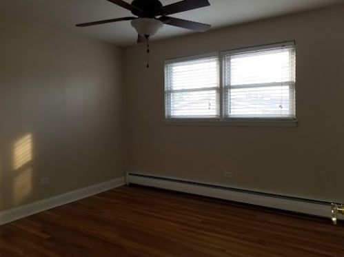 6952 65th St, Chicago IL 60638-4667 exterior